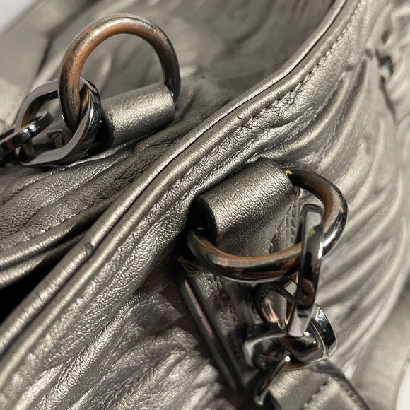 Womens Simply Vera Vera Wang Silver Gray Shoulder Bag great condition - Picture 7 of 11